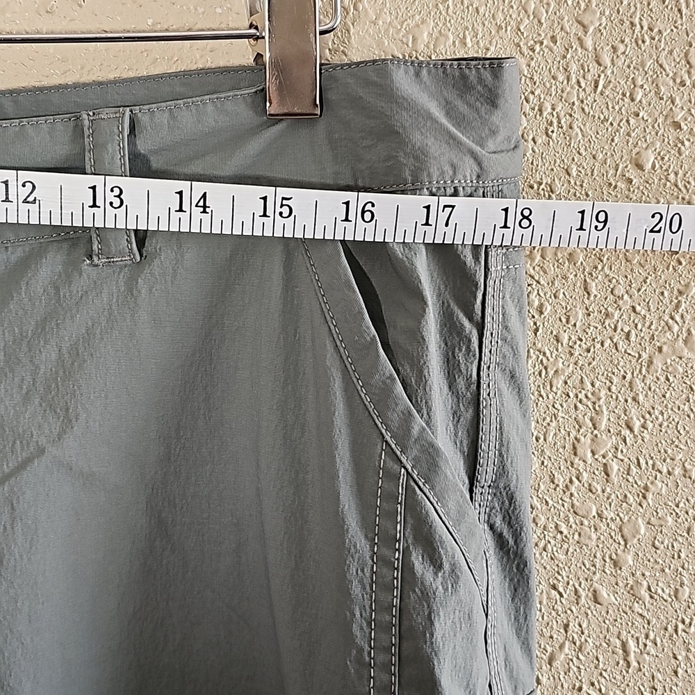 The North Face Convertible Pants. - Picture 8 of 12